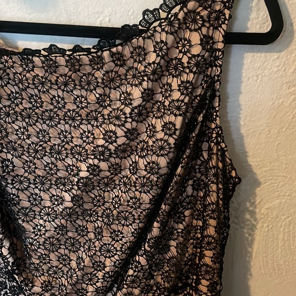 ADRIANNA PAPELL EMBROIDERED BLACK/TAN DRESS - Picture 3 of 8